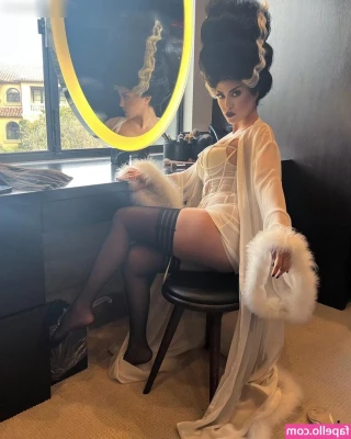 Kourtney Kardashian [ kourtney-kardashian ] - Love a quick release