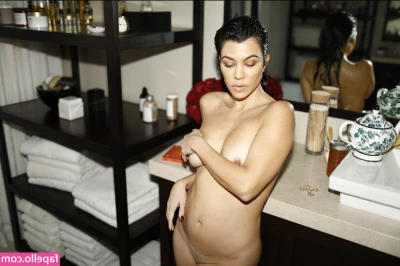 Kourtney Kardashian [ kourtney-kardashian ] - TBT this cool 2 tier cockbouncing vid  P