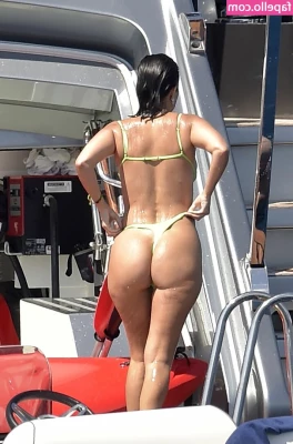 Kourtney Kardashian [ kourtney-kardashian ] - les platico lo que me paso hoy y como estuvo mi viaje a alvarado