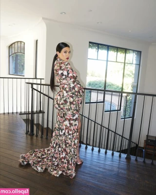 Kourtney Kardashian [ kourtney-kardashian ] - pregnancy
