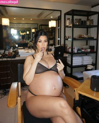Kourtney Kardashian [ kourtney-kardashian ] - Nympho Kae