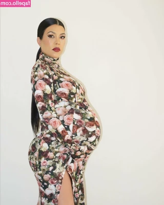Kourtney Kardashian [ kourtney-kardashian ] - With (っ◔◡◔)っ ♥ Halloween ♥ this month I have been doing