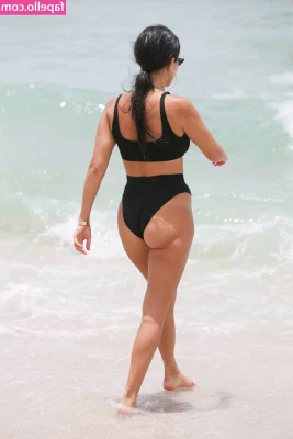 Kourtney Kardashian [ kourtney-kardashian ] - wanna see how naughty i can be for you baby