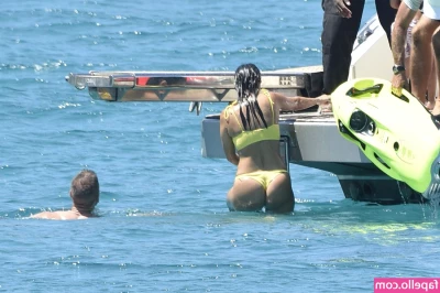 Kourtney Kardashian [ kourtney-kardashian ] - I m crying about Happy Feet again