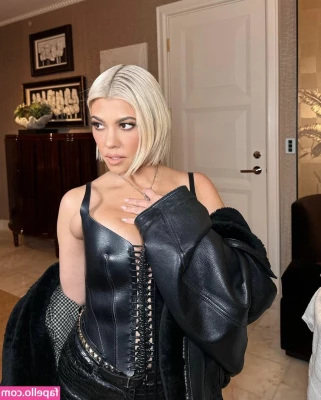 Kourtney Kardashian [ kourtney-kardashian ] - hey guys  trying to get paid on here  message me for any suggestions