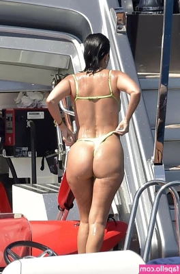 Kourtney Kardashian [ kourtney-kardashian ] - Don t you worry  I will let you clean up if you want too