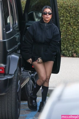 Kourtney Kardashian [ kourtney-kardashian ] - Do you like my Lingerie? 😛