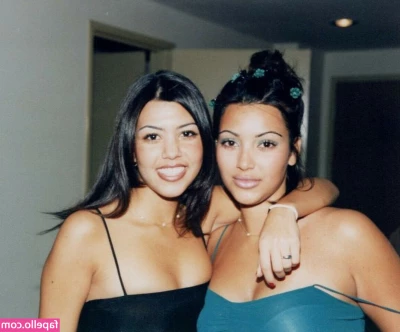 Kourtney Kardashian [ kourtney-kardashian ] - Wanna game with this Filipina?🎮😈🎮