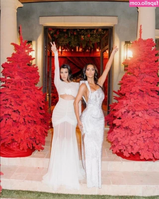 Kourtney Kardashian [ kourtney-kardashian ] - buonanotte tesori miei   Vi lascio questo video stanotte per rendere