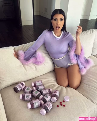 Kourtney Kardashian [ kourtney-kardashian ] - Ojala fueras el SOL para que me dieras todo el dia  