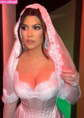 Kourtney Kardashian [ kourtney-kardashian ] - She really needs some attention