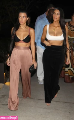 Kourtney Kardashian [ kourtney-kardashian ] - Ven y diviértete
