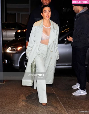 Kourtney Kardashian [ kourtney-kardashian ] - Always fun jerk off with my ball stretcher 💦💦💦