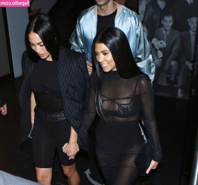 Kourtney Kardashian [ kourtney-kardashian ] - all the goodies ✨🤩