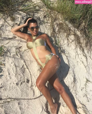 Kourtney Kardashian [ kourtney-kardashian ] - Savoring the sweet taste of a fresh soul   aj_fresh_xxx