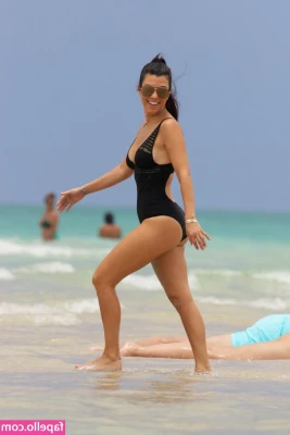 Kourtney Kardashian [ kourtney-kardashian ] - The videos on here because Google most of you can't see. Google wants