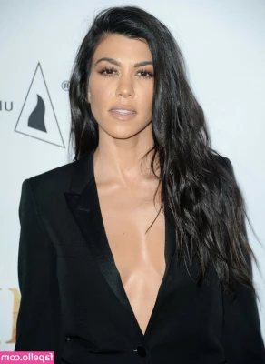 Kourtney Kardashian [ kourtney-kardashian ] - talk later