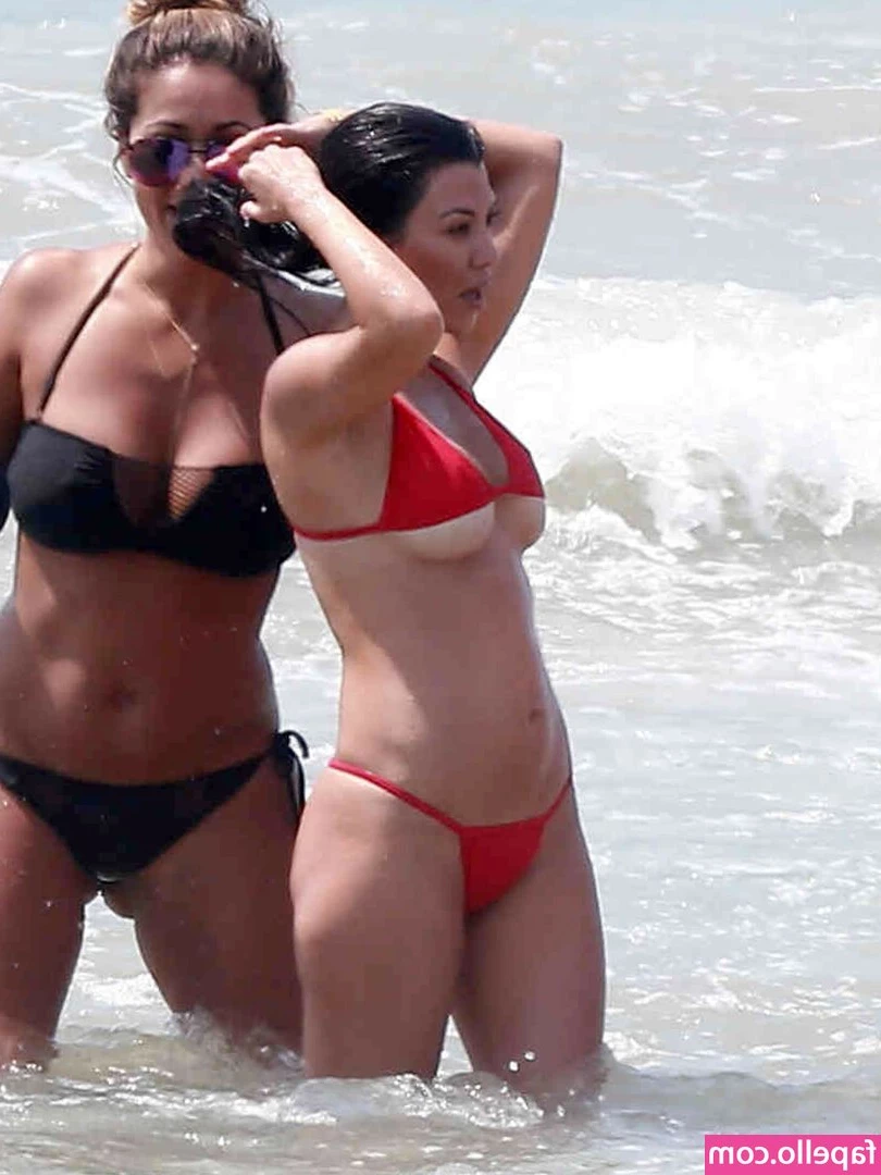 Kourtney Kardashian [ kourtney-kardashian ] - The first video  actually should have been the second  but I edit it