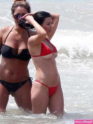 Kourtney Kardashian [ kourtney-kardashian ] - The first video  actually should have been the second  but I edit it