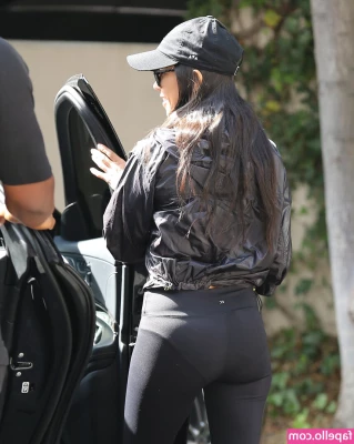 Kourtney Kardashian [ kourtney-kardashian ] - I wish I got more love here feeling 😔