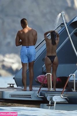 Kourtney Kardashian [ kourtney-kardashian ] - Can you tell i was on a good buzz today after a much needed night of