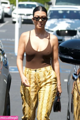Kourtney Kardashian [ kourtney-kardashian ] - Good morning all my slutz   Y all keep sending dick picz in reaction