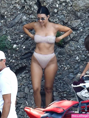 Kourtney Kardashian [ kourtney-kardashian ] - Hi Guys, I have great news for you ♥ Starting today for the entire