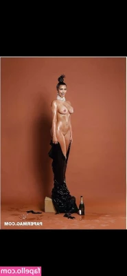 Kourtney Kardashian [ kourtney-kardashian ] - Can’t decide which is better. Vote 🗳️ 💋