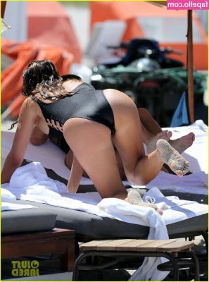 Kourtney Kardashian [ kourtney-kardashian ] - Spicy pics with the falcon