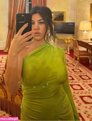 Kourtney Kardashian [ kourtney-kardashian ] - Big news for you sweet feet lovers   piedottidolciotti s first