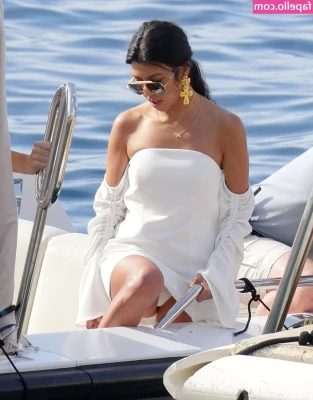 Kourtney Kardashian [ kourtney-kardashian ] - Welcome babe