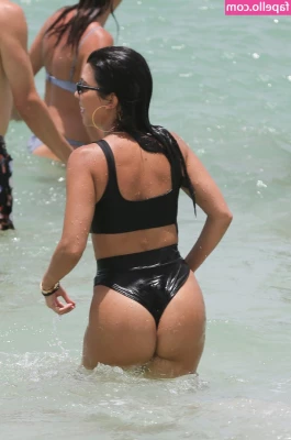 Kourtney Kardashian [ kourtney-kardashian ] - You taste so good to me 🤤  I’m starting to get settled into my