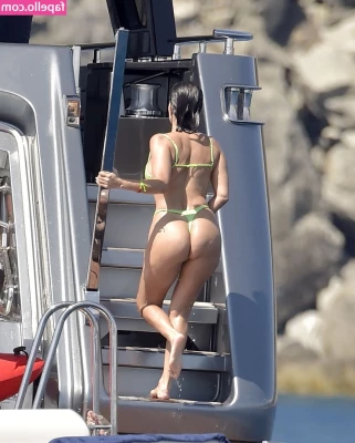 Kourtney Kardashian [ kourtney-kardashian ] - Your favorite country gal