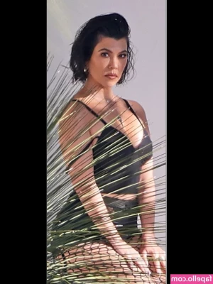 Kourtney Kardashian [ kourtney-kardashian ] - Queefalicious