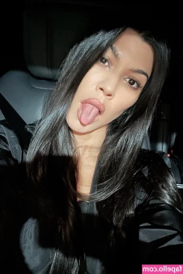 Kourtney Kardashian [ kourtney-kardashian ] - No panties twirlin