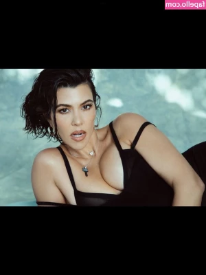 Kourtney Kardashian [ kourtney-kardashian ] - Juste pour vos