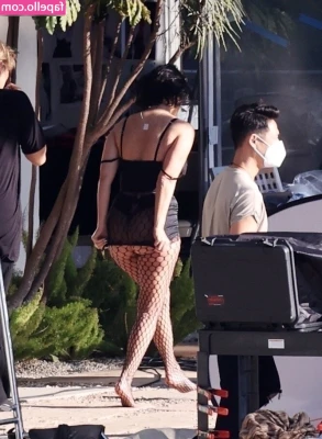 Kourtney Kardashian [ kourtney-kardashian ] - Anyone up for some anal play?! 😈🍑