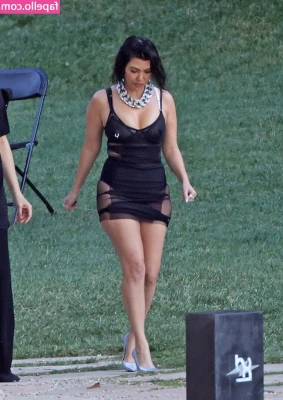 Kourtney Kardashian [ kourtney-kardashian ] - spankable 🥰