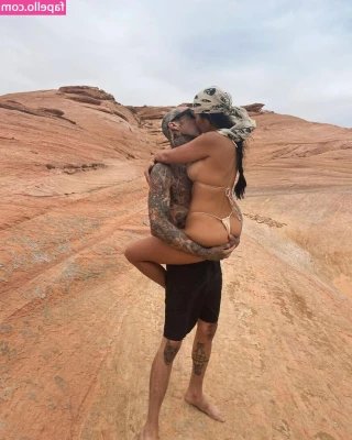 Kourtney Kardashian [ kourtney-kardashian ] - wanna see these uncensored? message me 😊❤️