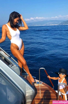 Kourtney Kardashian [ kourtney-kardashian ] - Just know that if you hide it doesn't go away 👻