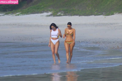 Kourtney Kardashian [ kourtney-kardashian ] - Let's be naughty👅 DM me😉