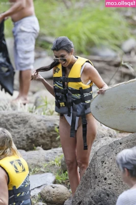 Kourtney Kardashian [ kourtney-kardashian ] - U can see my hard nips pretty damn well through this white tank…