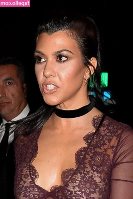 Kourtney Kardashian [ kourtney-kardashian ] - Yum ;)