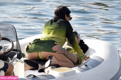 Kourtney Kardashian [ kourtney-kardashian ] - Redhead hotwife gets pussy pounded hard!! @bigbootyandbeast10