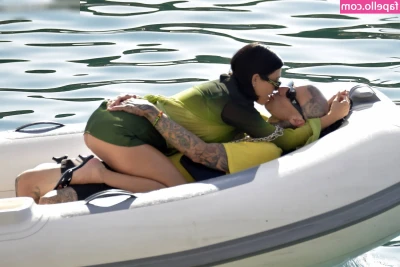 Kourtney Kardashian [ kourtney-kardashian ] - The renovation of my new apartment is so much work 😪 hope your