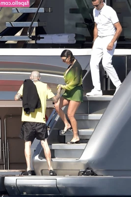 Kourtney Kardashian [ kourtney-kardashian ] - You know I haven't fucked in the rain.. yet ;)