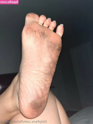 fetishxqueen [ fetishxqueen-1 ] - New Toy try out time  Not sure how I feel about it yet  but it was