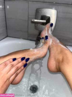 fetishxqueen [ fetishxqueen-1 ] - It s a wet weekend   my beautiful  post orgasm pussy  bush and