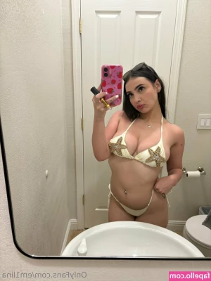 em1lina [ em1lina-1 ] - 1 Hour of Horny Bisexual Fun!