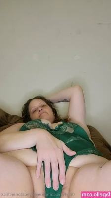 greeneyedstonerchick - Who else felt horny this morning    also  I m getting my VIP page